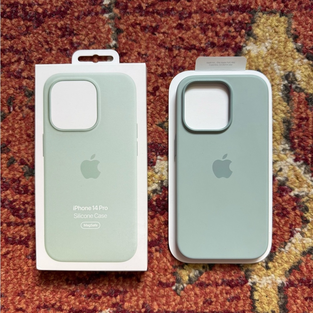 iPhone 14 Pro Apple Silicone Case